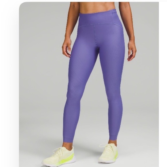 Lululemon SenseKnit High-Rise
Running Tight 28"
Colour Charged Indigo size 4 - Picture 1 of 6